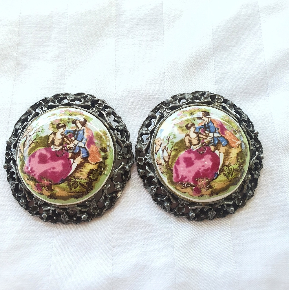 Vintage Tip Toe Victorian Painted Shoe Clip